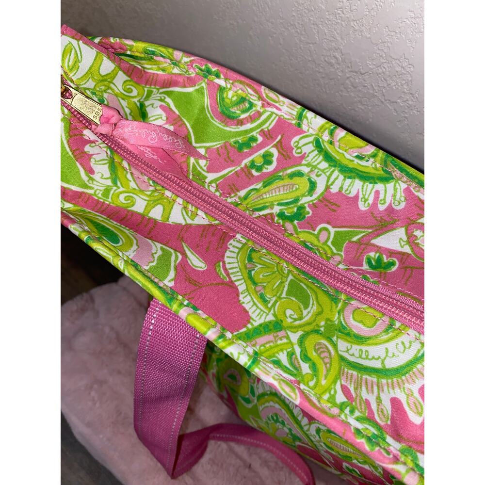 Lilly Pulitzer Insulated Cooler Tote Bag vibrant pink and green floral pattern - Picture 5 of 8